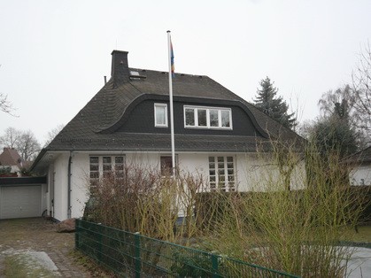 Makler  Lichtenrade Einfamilienhaus Winkelbungalow Haus